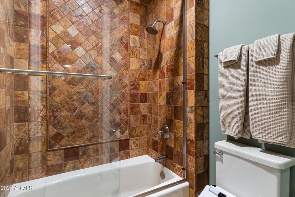 Image 35 of property listing at 1915 E MUIRWOOD Drive, Phoenix, AZ 85048