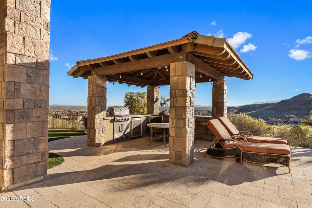 Image 39 of property listing at 1915 E MUIRWOOD Drive, Phoenix, AZ 85048