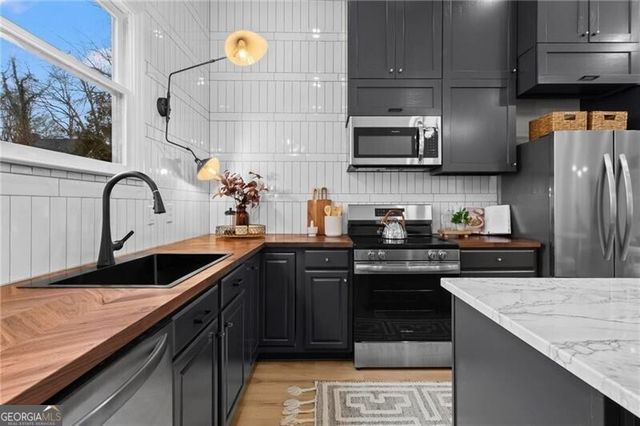 656 Shelton Avenue SW, Atlanta, GA 30310