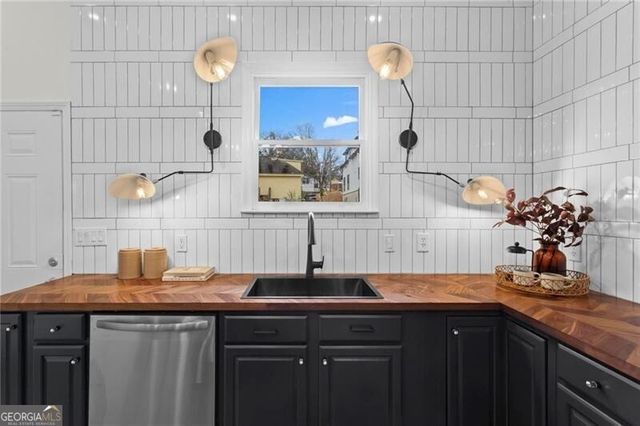 656 Shelton Avenue SW, Atlanta, GA 30310