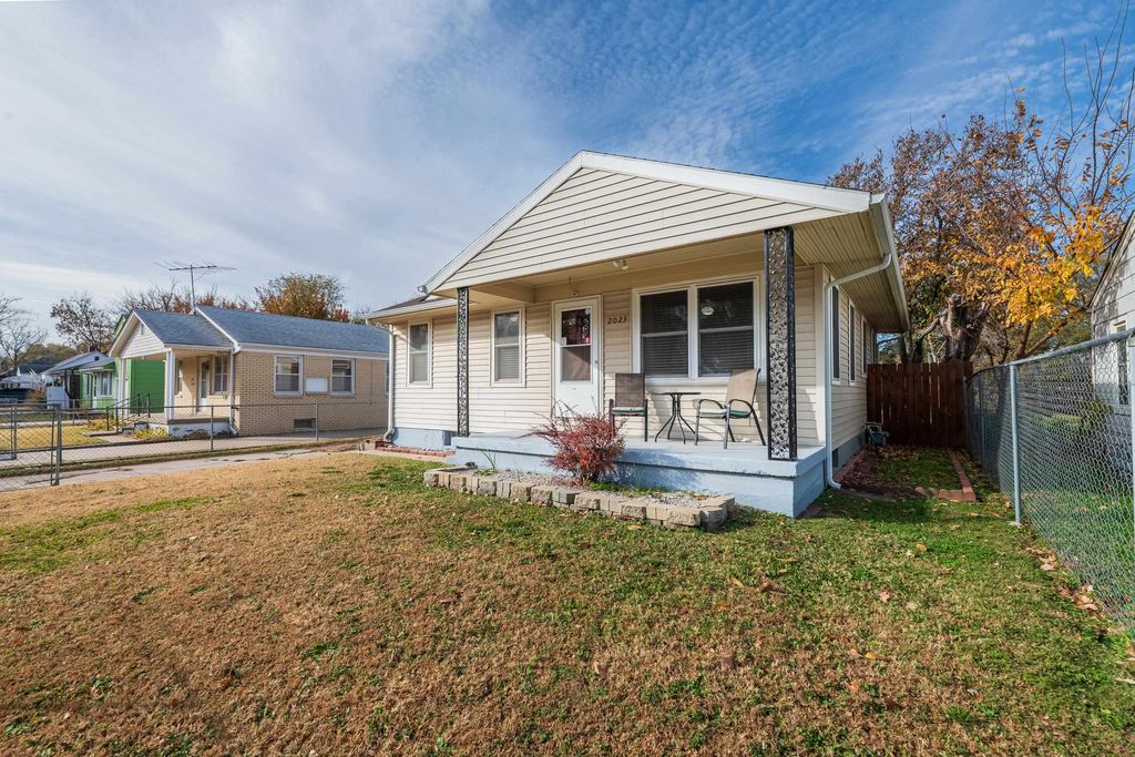 2023 S Ida St, Wichita, KS 67211