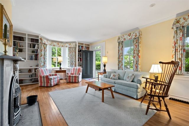 402 Maple Lane, Edgeworth, PA 15143