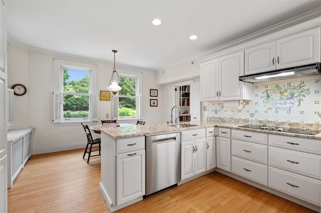 402 Maple Lane, Edgeworth, PA 15143