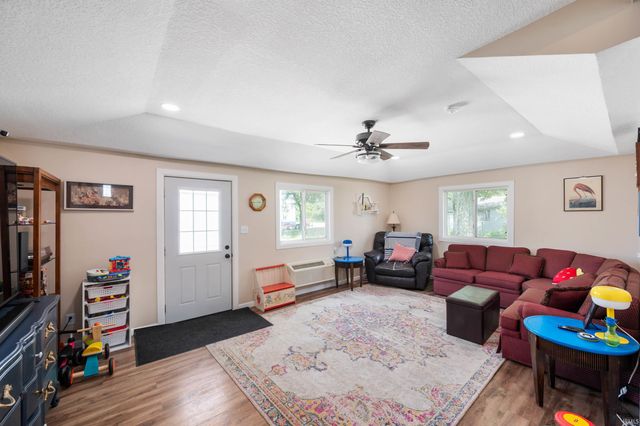 5808 W Jackson Street, Muncie, IN 47304