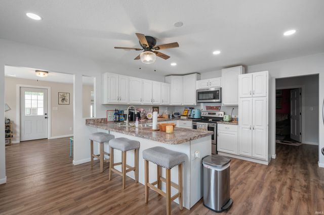 5808 W Jackson Street, Muncie, IN 47304