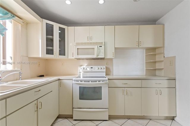 3521 NW 18th Pl, Lauderhill, FL 33311