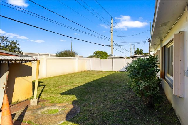 3521 NW 18th Pl, Lauderhill, FL 33311