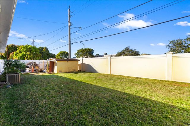 3521 NW 18th Pl, Lauderhill, FL 33311