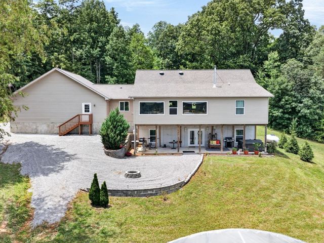 219 Zizka Dr, Sparta, TN 38583