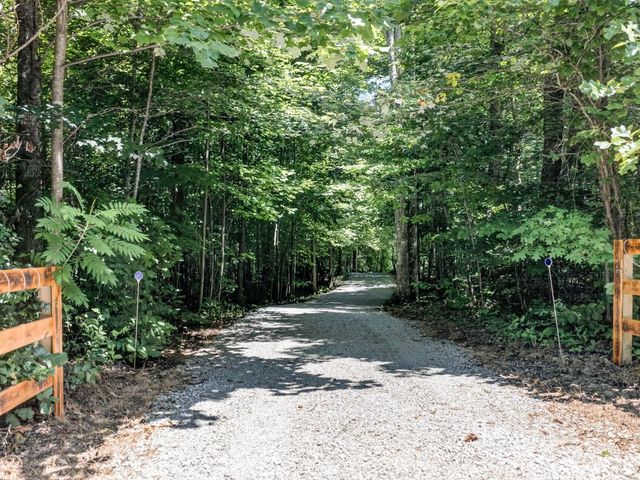 219 Zizka Dr, Sparta, TN 38583