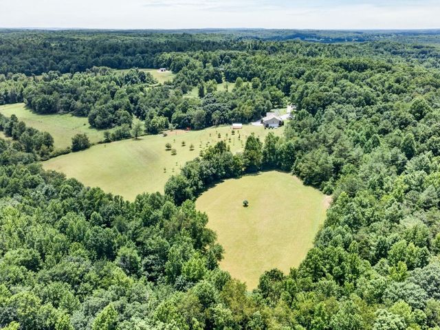 219 Zizka Dr, Sparta, TN 38583