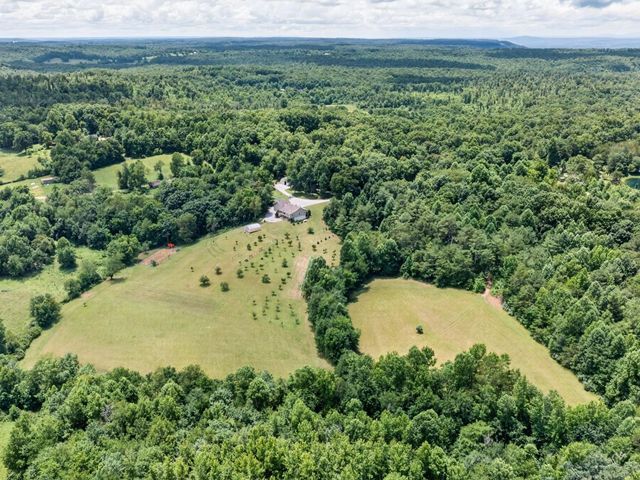 219 Zizka Dr, Sparta, TN 38583