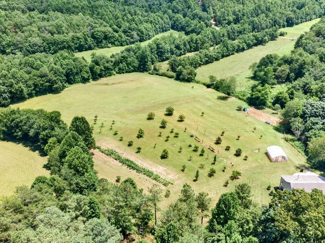 219 Zizka Dr, Sparta, TN 38583