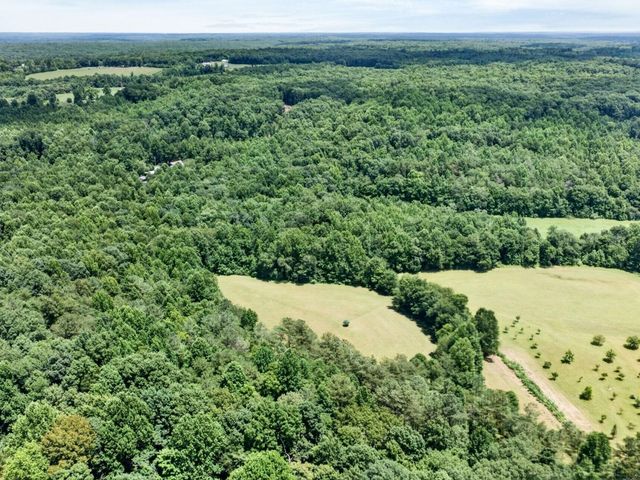 219 Zizka Dr, Sparta, TN 38583