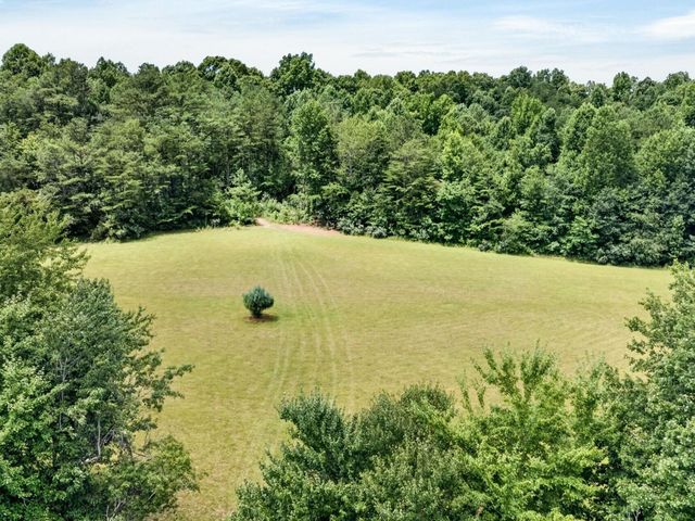 219 Zizka Dr, Sparta, TN 38583