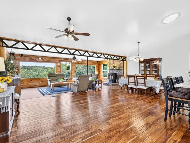 219 Zizka Dr, Sparta, TN 38583