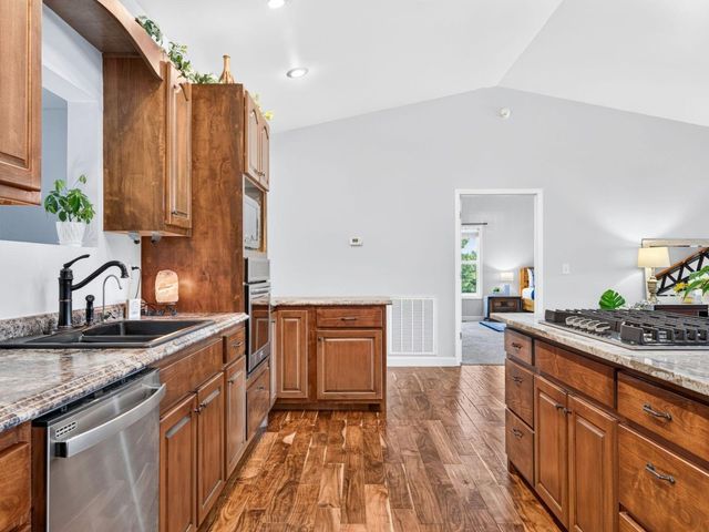 219 Zizka Dr, Sparta, TN 38583