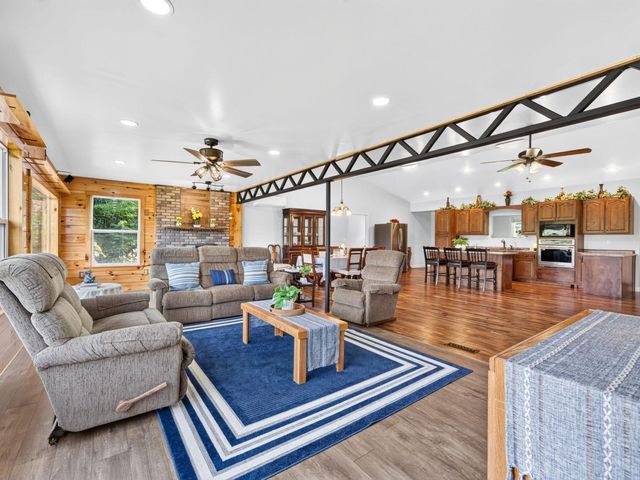 219 Zizka Dr, Sparta, TN 38583