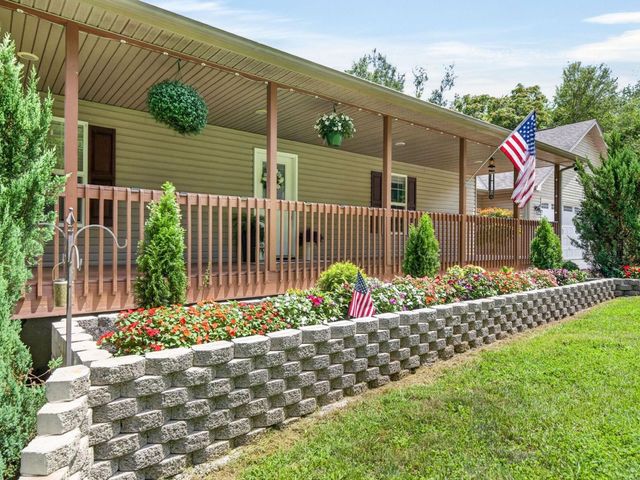 219 Zizka Dr, Sparta, TN 38583