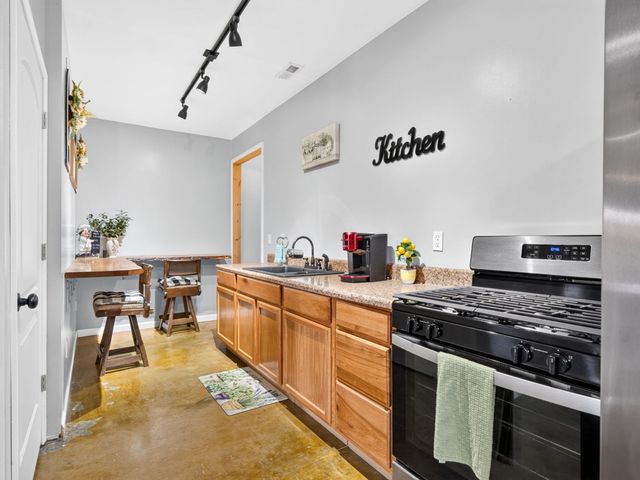 219 Zizka Dr, Sparta, TN 38583