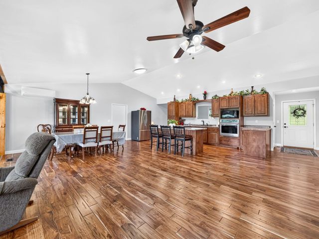 219 Zizka Dr, Sparta, TN 38583