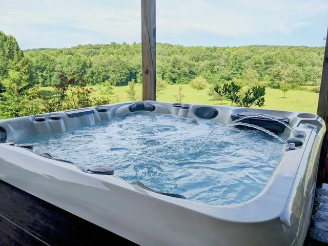 219 Zizka Dr, Sparta, TN 38583