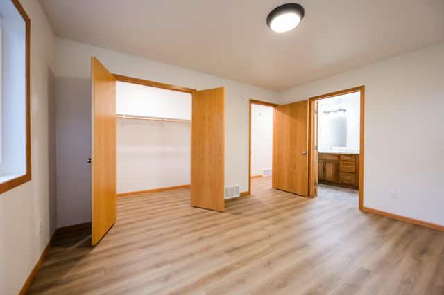 321 W Garfield Avenue, Mahnomen, MN 56557