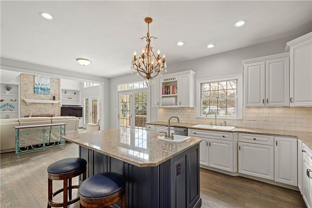 2333 Southampton Dr, Upper St Clair, PA 15241