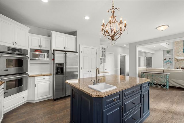 2333 Southampton Dr, Upper St Clair, PA 15241