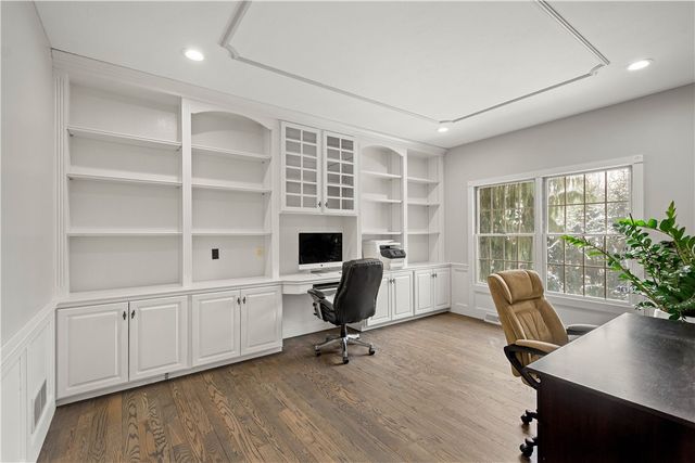 2333 Southampton Dr, Upper St Clair, PA 15241