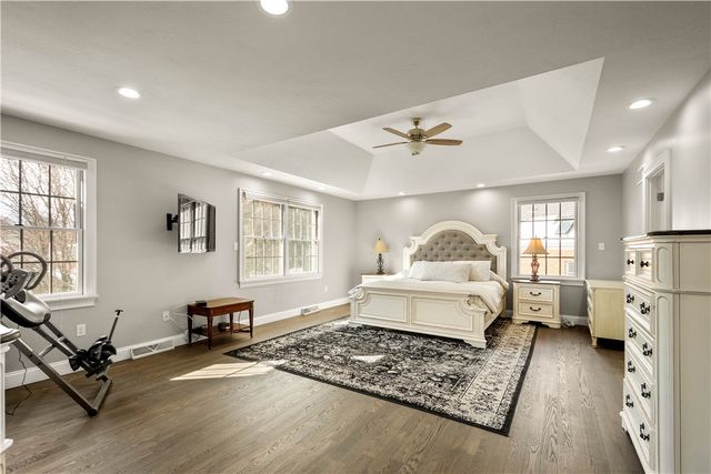 2333 Southampton Dr, Upper St Clair, PA 15241