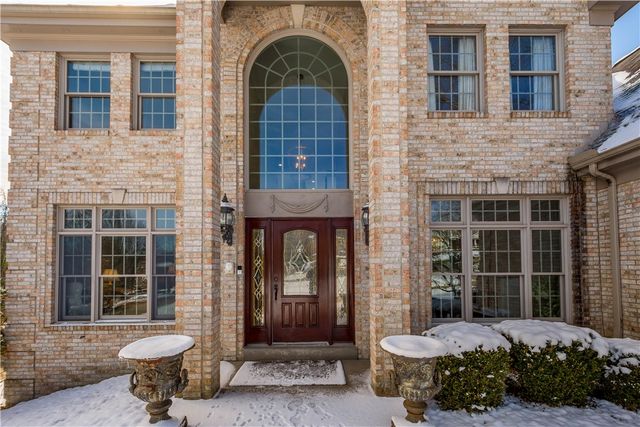 2333 Southampton Dr, Upper St Clair, PA 15241