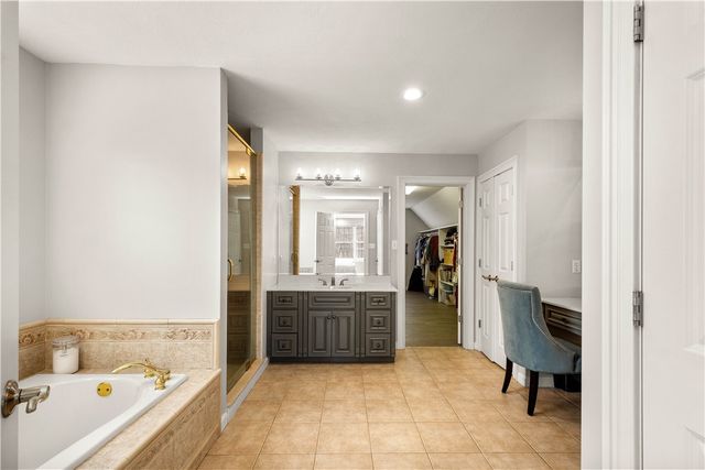 2333 Southampton Dr, Upper St Clair, PA 15241