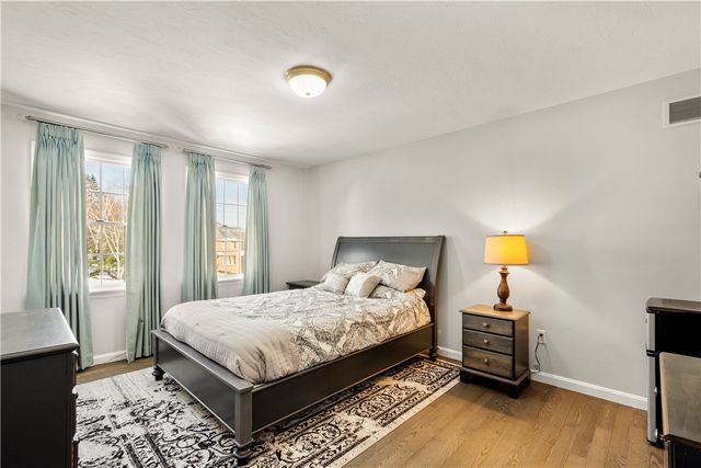 2333 Southampton Dr, Upper St Clair, PA 15241