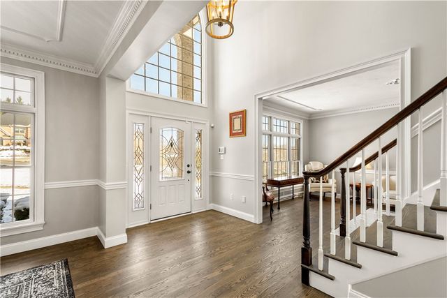 2333 Southampton Dr, Upper St Clair, PA 15241