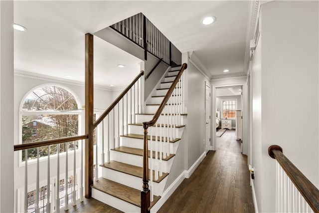 2333 Southampton Dr, Upper St Clair, PA 15241