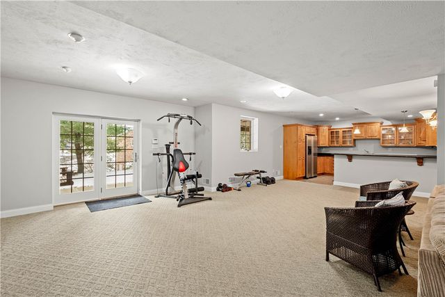 2333 Southampton Dr, Upper St Clair, PA 15241