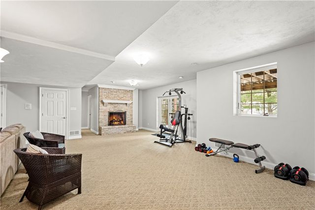 2333 Southampton Dr, Upper St Clair, PA 15241