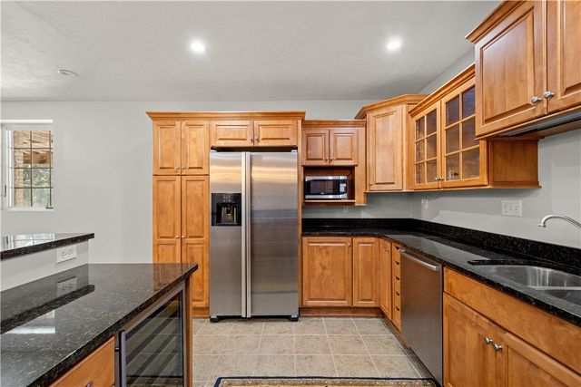 2333 Southampton Dr, Upper St Clair, PA 15241