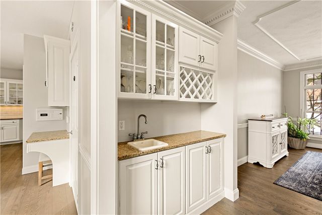 2333 Southampton Dr, Upper St Clair, PA 15241