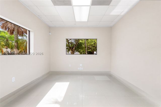 8125 NW 33rd St, Doral, FL 33122