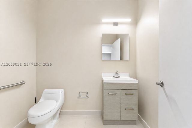 8125 NW 33rd St, Doral, FL 33122