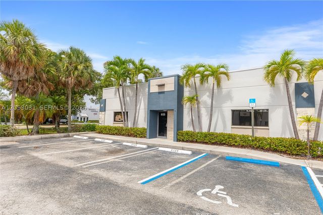 8125 NW 33rd St, Doral, FL 33122