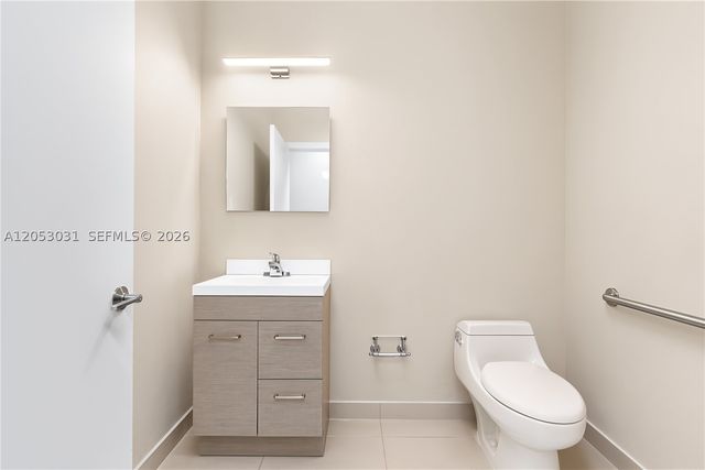 8125 NW 33rd St, Doral, FL 33122
