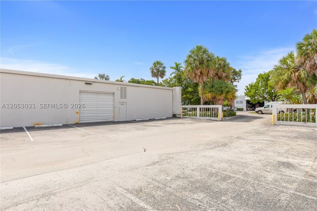 8125 NW 33rd St, Doral, FL 33122