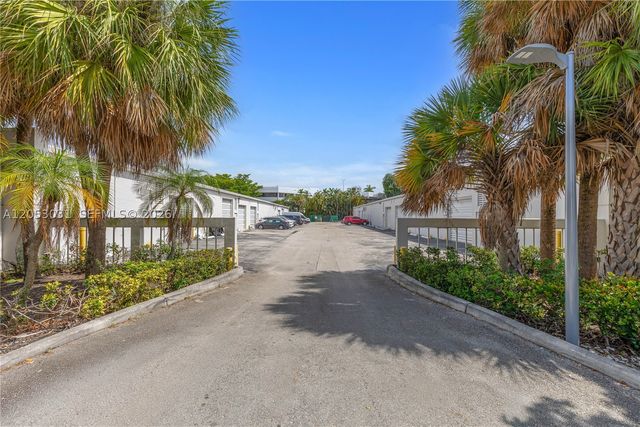 8125 NW 33rd St, Doral, FL 33122