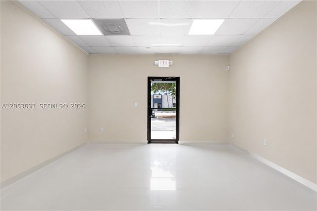 8125 NW 33rd St, Doral, FL 33122