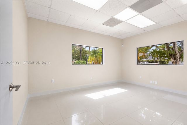 8125 NW 33rd St, Doral, FL 33122