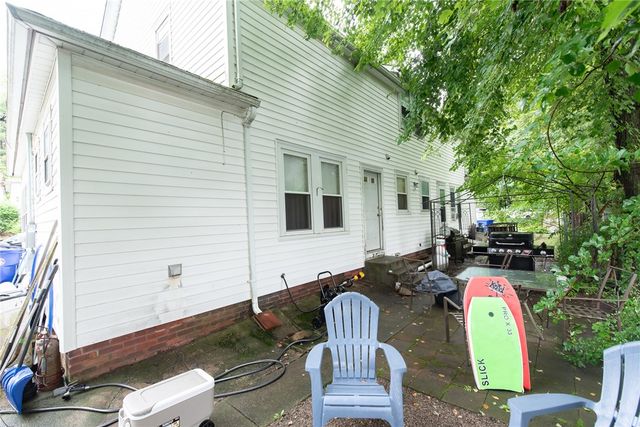 14 South Larchmont Avenue, North Providence, RI 02911