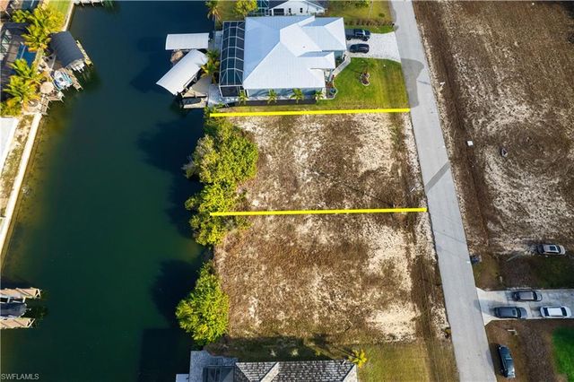 718 NW 37th PL, Cape Coral, FL 33993